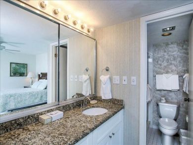 Sanibel Island 2 Bedroom Beachfront Condo that Sleeps Six